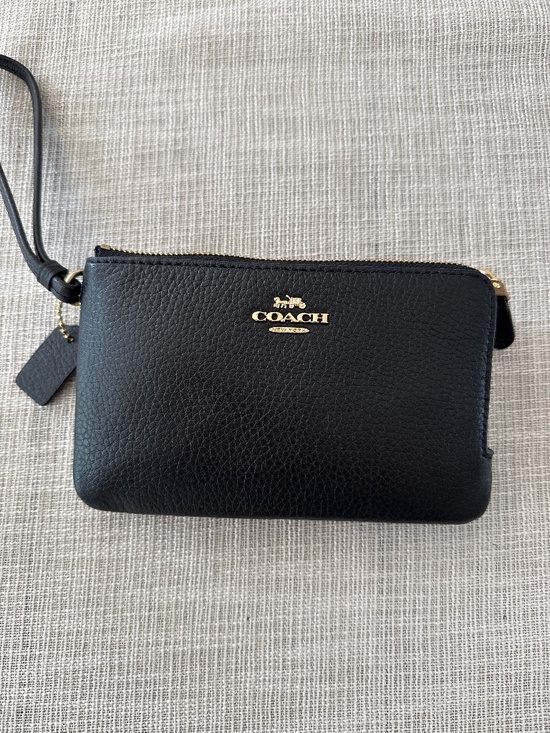 Coach Handbags - Coach wristlet